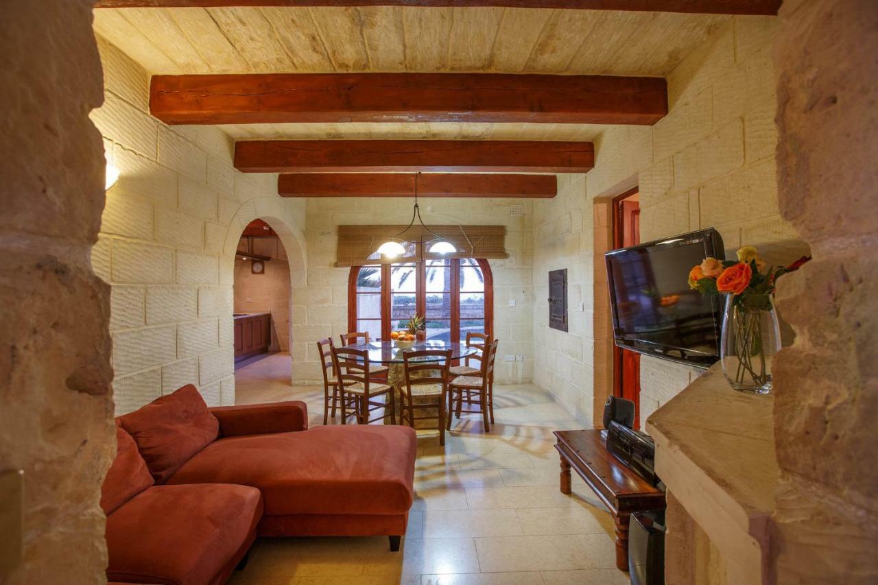 Il-Palma Holiday Farmhouse With Sunny Private Pool In Island Of Gozo Għarb Extérieur photo